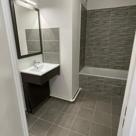 Apparentement Proche Paris Avec Terrasse Vue Degagee 아파트